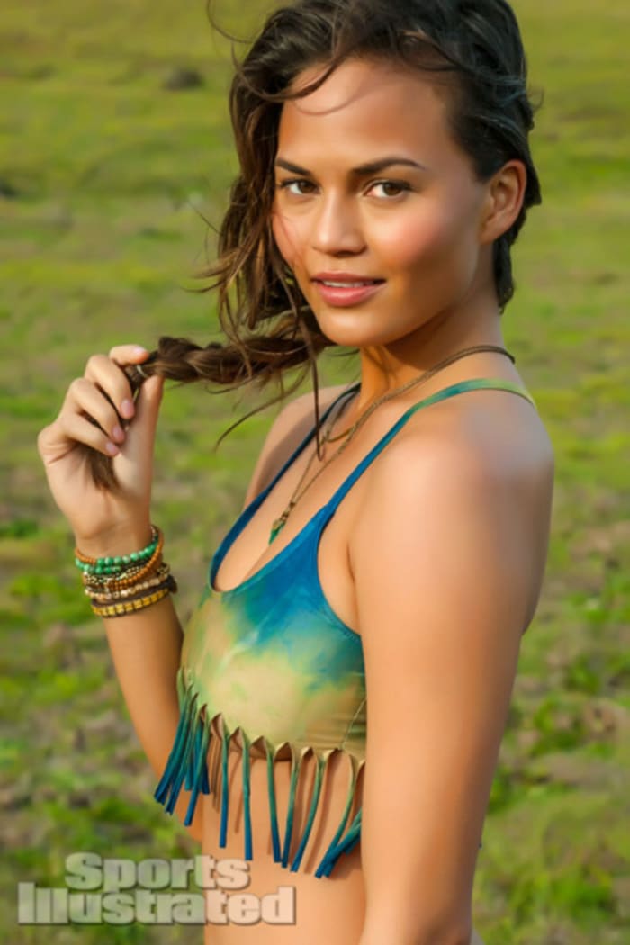 chrissy-teigen-19.jpg
